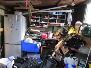 How to Clean Out Your Garage (6 Simple Steps)