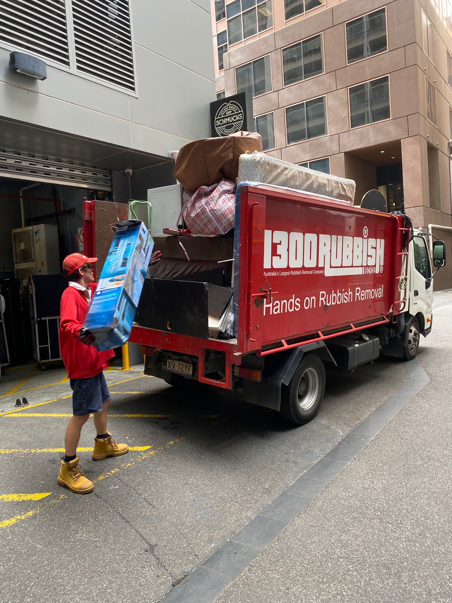 Do I Need Professional Rubbish Removal Services in Melbourne?